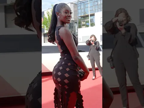 Joa Nova Ms Adjoa Model Red Carpet Interview Isis Fashion Awards Show Limo Nigerian Model #Nija #9ja