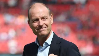 مدرب الأهلي يقترب وكواليس الساعات الأخيرة ورأي سيد عبد الحفيظ ملف الصفقات وقرار حاسم وتهديد زملكاوي 