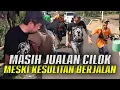 Download Lagu MANG PANDI PENYANDANG DISABILITAS-HIDUP DI RUANG SEMPIT SENDIRI JUALAN CILOK-MA CICIH SUAMINY STROKE