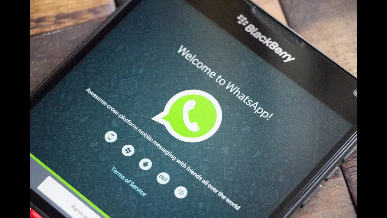 Pembuktian WhatsApp Sudah tidak lagi bekerja pada prangkat BlackBerry OS lawas 5, 6 , 7, 7.1 .. What. 