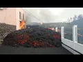 Download Lagu Lava de volcán destruye cientos de casas en La Palma