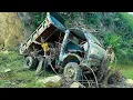 Download Lagu FULL VIDEO: Genius girl single-handedly fixes severely damaged cars abandoned in the forest
