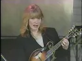 Download Lagu Nancy Wilson--How she plays Battle Of Evermore on mandolin