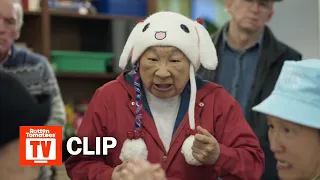 awkwafina is nora from queens s02 e01 clip grandma stirs up some drama rotten tomatoes tv