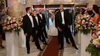 أجمل  زفة عروسين في فرح فلسطيني في بيت لحم دندنها