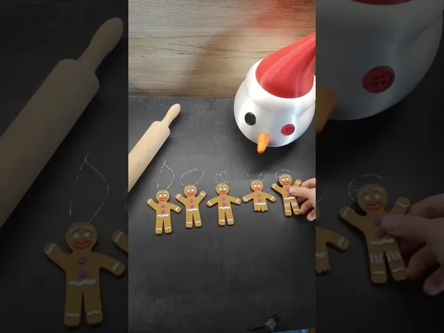Peek-a-boo Gingy Christmas Ornament from Shrek video thumbnail
