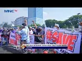 Lagu Unjuk Rasa di Depan Gedung DPR, Ratusan Peternak Asal Jateng dan Jatim Bagi-bagi Telur #LIP 12/10