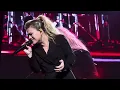 Kelly Clarkson performs Red Flag Collector at Chemistry Residency in Las Vegas on 12/31/23.
