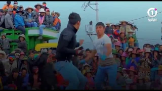 شاهد   مهرجان غريب في البيرو لتصفية الحسابات القديمة عن طريق الاشتباك بالأيدي دندنها