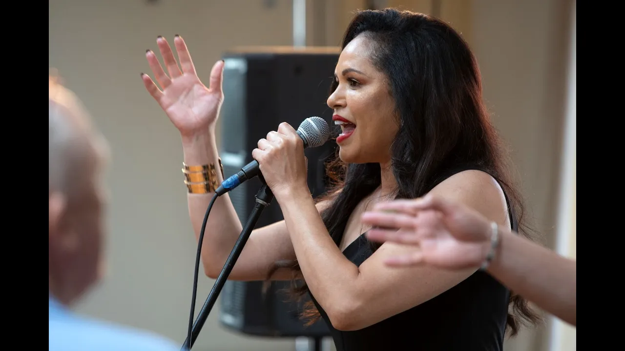 Christine Anu - Colours of Your Life (Unsound) (Official Video) Christine Anu - Colours of Your Life (Unsound) (Official Video)