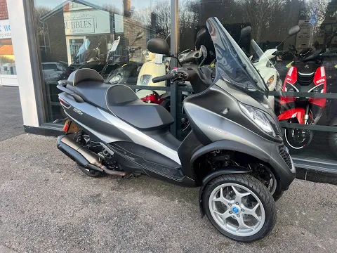 Download MP3 PIAGGIO MP3 500 LT BUSINESS 2019 GREY ASR / ABS MODEL QUICK WALK ROUND AND START UP