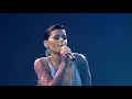 Nelly Furtado - Maneater [LIVE] (Original HD) + Letra
