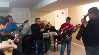 me esta esperando maria