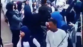 بوس واحضان امام المدرسه الثنوي 