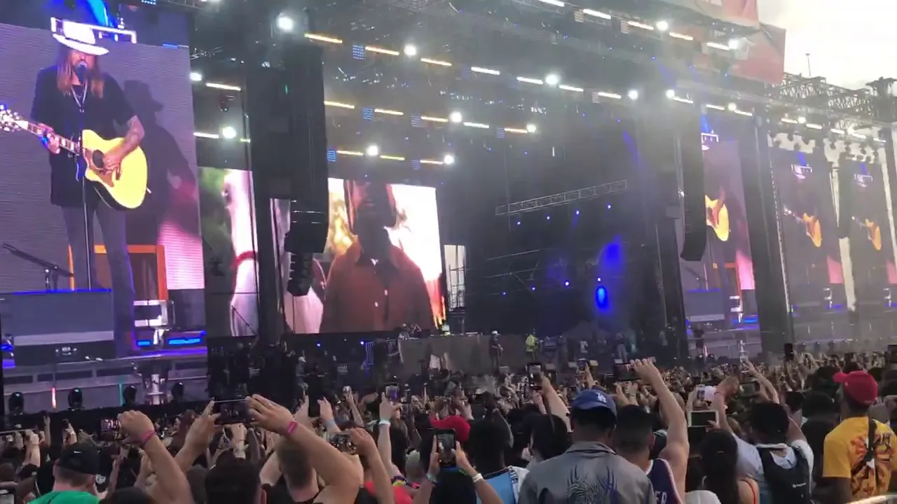 Lil Nas X - Old Town Road ft. Billy Ray Cyrus LIVE at Rolling Loud Miami 2019 Lil Nas X - Old Town Road ft. Billy Ray Cyrus LIVE at Rolling Loud Miami 2019