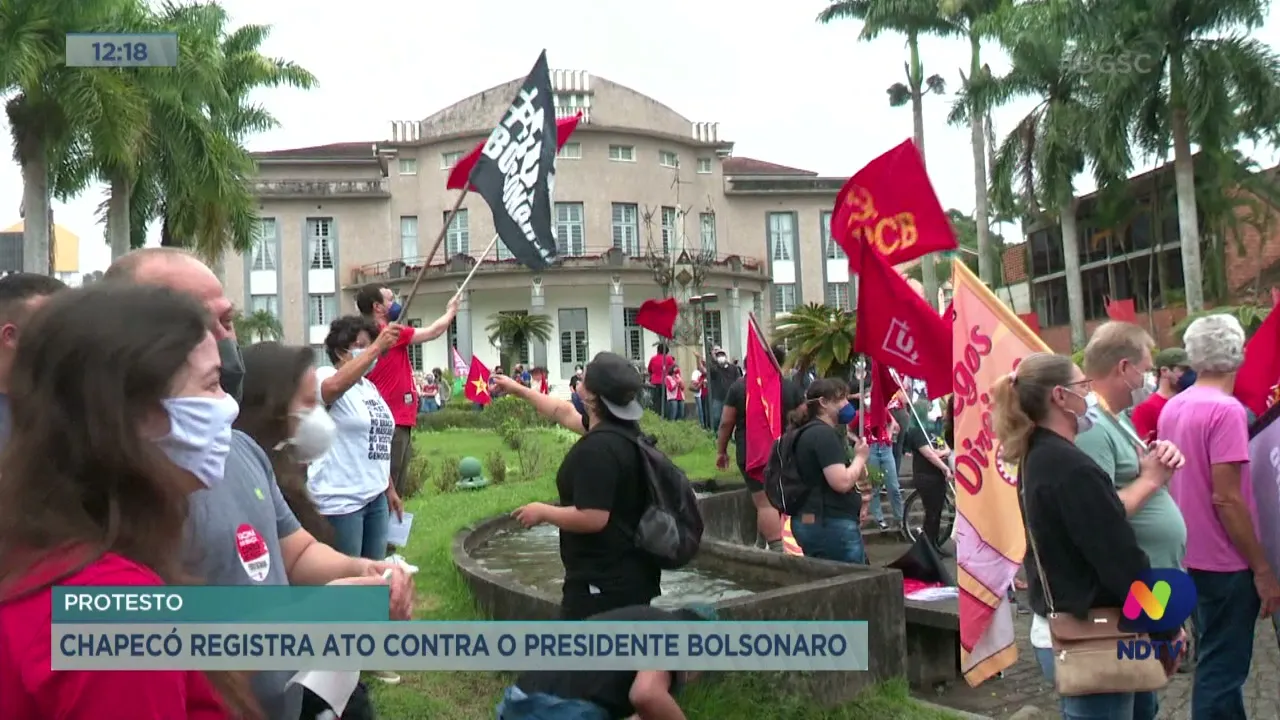 Cidades de SC registram atos contra o presidente Bolsonaro