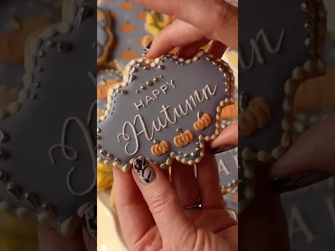 🍂Piping lettering with royal icing on a cookie #cookiedecorating #royalicingcookies #autumn #baking