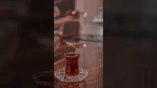 شمحلة من اصب وانطي واكله اشرب اتهنا ولو خاط استكانة يمة اطرب على الرنة دندنها