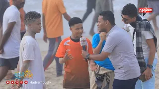 انطباعه عن موسم البلدة باللهجة السقطرية 