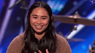 jessica sanchez got the golden buzzer by singing the beautiful things 
