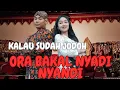 Download Lagu DUNIA SERASA MILIK MEREKA BERDUA YANG LAIN CUMAN NEBENG