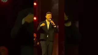 اداء ياليل ويالعين ع مسرح أبوظبي الشامي عالدم سوا 