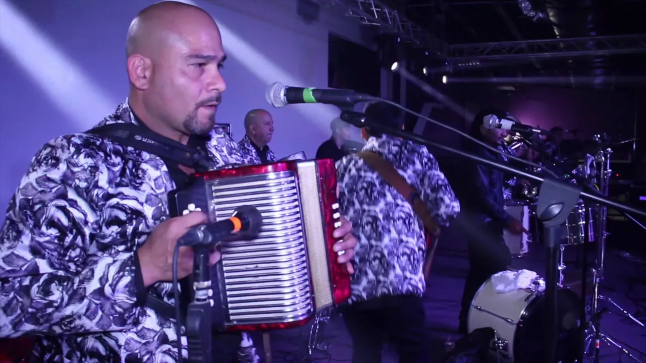 La Luz de Baldemar y Raul Asi soy Yo, Autor Aniceto Molina