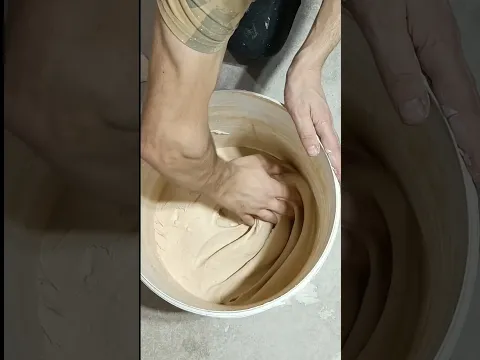 Уставший маляр 🤣 #штукатур #шпаклёвка #малярныеработы #shorts