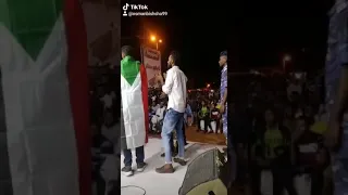 الفنان عثمان بشه يتحدى احمد الصادق في انت الاول اغنيه احمد الصادق شاهد ماذا حصل لن تصدق 