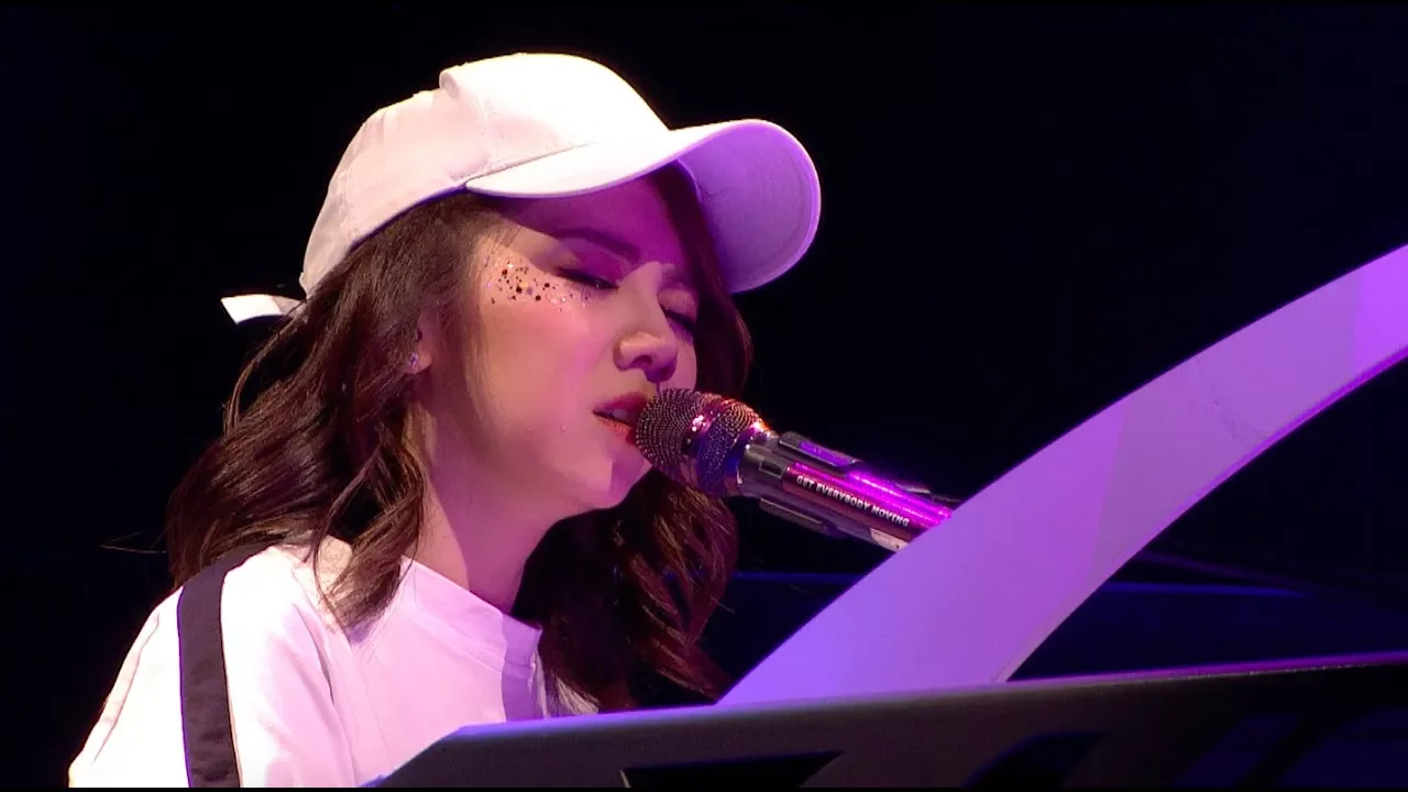 G.E.M.【我只在乎你】Queen of Hearts 世界巡演現場版[HD] 鄧紫棋