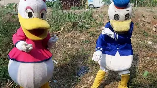 BADUT BADUT LUCU BADUT DUCKY BADUT BEBEK JOGET DJ REMIX BOM BOM ASYIK BANGET