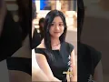 청소부가 실수로 미녀 CEO의 옷을 더럽혀 경비원에게 연회장 밖으로 내던져졌다! 그런데 그는 숨겨진 천억 재벌이었고, 전화 한 통에 그녀를 파산시켰다!
