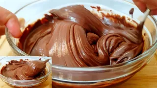شوكولاتة الدهن الثقيلة بقوام متماسك وطعم خطيررررر وبملعقتين كاكاو فقط وبدون زيت وبكمية وفيرة   دندنها