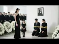 Download Lagu 【FULL】妻子葬禮当天，丈夫卻和白月光在床上翻滾，一年後她重生歸來親自捏骨灰盒炸婚禮現場，渣男前夫跪地求饒！#短劇 #重生 #复仇 #大女主 #爽剧推荐