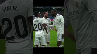 كرة قدم رقصة روديغير و فينيسيوس جونيور اغنية برازيلية 