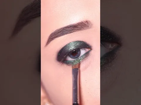 Green HALO Eye Makeup Look || Shilpa #shorts