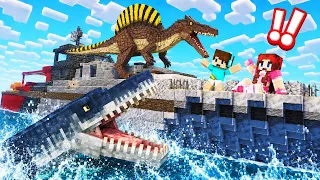 KAPAL BOCIL & MAMA HANCUR DIBEGAL DINO LAUT! BISAKAH MEREKA SELAMAT?