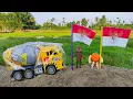 Download Lagu Mencari dan Merakit Mobil Mobilan Truk Molen Besar, Truk Tangki, Mobil Balap, McQueen, Excavator.