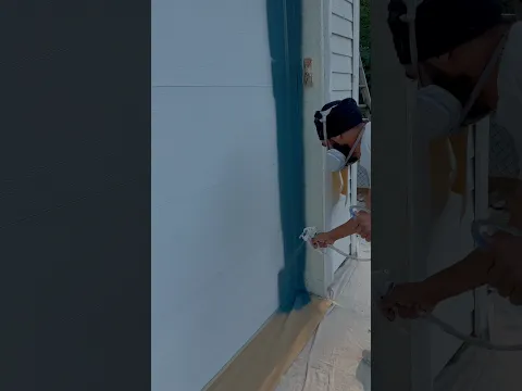 Garage Door Makeover with Spray Paint!