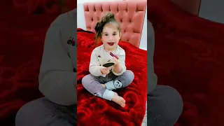 شو عملت رفيقتي لما شافت أليف عم تتمكيج  شو عملت رفيقتي لما شافت أليف عم تتمكيج