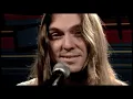Angra toca "Bleeding heart" no Estúdio Showlivre