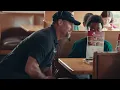 Lions head coach Dan Campbell stars in a new commercial for Applebee s