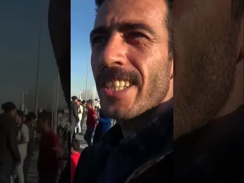 Ils ont tout risqué en mer et se retrouvent bloqués dans des conditions immondes