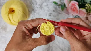 This crochet keychain is an absolute bestseller! 🤑💵 (subtitled)