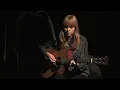 Lucy Rose performs Shiver in session on Radio 1