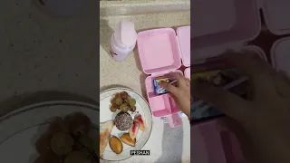 ئێوە چی دەکەنە بۆکسی خواردنی منداڵەکانتان بۆ قوتابخانە ئەمە بۆکسی کچەکەی منە 