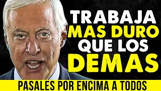 TRABAJA MÁS DURO QUE LOS DEMÁS, PÁSALES POR ENCIMA - Discurso Motivacional Brian Tracy