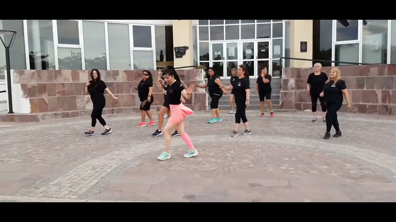 "Borracho y Loco". Emanero, Abel Pintos, The La Planta. ❤ Zumba FITNESS ❤ #itatigutierrez "Borracho y Loco". Emanero, Abel Pintos, The La Planta. ❤ Zumba FITNESS ❤ #itatigutierrez
