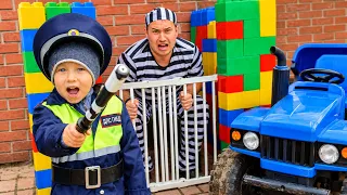 Blue Tractor Police Catches the Thief! 🚜👮 Fun Adventure for Kids