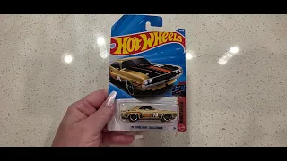 Hot Wheels 70 Gold Dodge Hemi Challenger Un-Carding Unboxing Show Tell